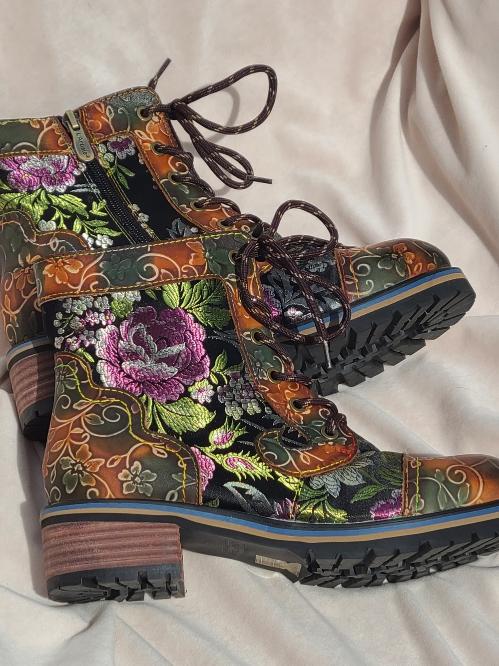 L'artiste by Spring Step MedusaFloral Patchwork Combat Lace UpBoots Size: 9/40 - Picture 9 of 11